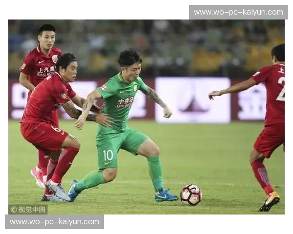 绿巨人狂飙，飞鲨腾空：上港与辽宁的恩怨情仇，一场足球盛宴即将上演！